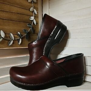 Women's Brown Leather Clogs